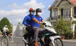  Phó Bí thư xã Đoàn chế xe hút đinh chỉ vài trăm nghìn, giúp người dân đi đường an toàn