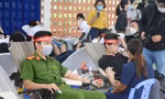 Ngàn bạn trẻ Đà Nẵng xếp hàng hiến máu ở Chủ nhật Đỏ