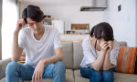 Vợ đẹp như người mẫu, chồng vẫn... 'nguội ngăn ngắt'