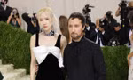 Saint Laurent hẳn không thể ngờ việc mời Rosé đến Met Gala lại làm các nhà mốt khác khó xử