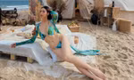 Lâu lắm mới khoe ảnh diện bikini, Hoa hậu Lương Thùy Linh đẹp xuất sắc với đôi chân 'cực phẩm'