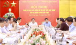 Bí thư Tỉnh ủy Bắc Giang Nguyễn Văn Gấu (bên phải) và Bí thư Tỉnh ủy Bắc Ninh Nguyễn Anh Tuấn đồng chủ trì hội nghị.