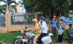 Nam sinh Đắk Lắk đến nhầm điểm thi, CSGT dùng xe đặc chủng hỗ trợ