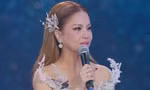 Minh Tuyết chơi chiêu