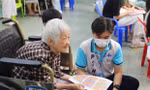 TP.HCM: Teen đem làn gió Xuân đến nhà dưỡng lão trong những ngày Tết đến thật gần