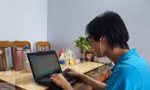 Việc dạy và học online đang gây nhiều áp lực cho cả người học lẫn người dạy