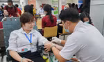 Sinh viên trường ĐH Nguyễn Tất Thành tham gia "Ngày tình nguyện Đỏ"