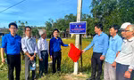 Tuổi trẻ TT-Huế thực hiện mới, sửa chữa hơn 11,5 km công trình Ánh sáng đường quê