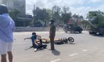 Xót xa người mẹ khóc ngất bên thi thể con gái 10 tuổi bị tai nạn tử vong