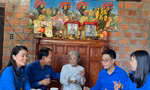 Bữa cơm gia đình ấm tình lòng mẹ