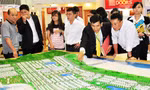 Các chuyên gia tin rằng bỏ quy định giao dịch bất động sản qua sàn sẽ giúp thị trường hưởng lợi nhiều hơn: bỏ khâu trung gian, phí môi giới giảm xuống, tránh đưa ra thông tin thiếu trung thực và đổ lỗi lẫn nhau, quá trình giao dịch trực tiếp nhanh chóng h