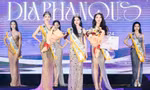Ngắm sinh viên nông nghiệp thướt tha trong tà áo dài truyền thống