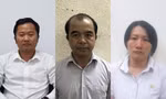 Cựu Hiệu trưởng Dương Văn Hòa (trái) cùng 2 bị cáo trong vụ án.