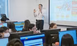 Cựu sinh viên RMIT đền đáp cộng đồng qua hoạt động cố vấn