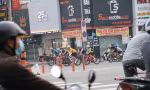 Xe đạp vượt đèn đỏ, chạy ngược chiều trên nhiều tuyến đường TP.HCM