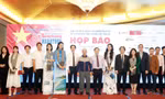 HLV Bùi Lương rạng rỡ tại họp báo Tiền Phong Marathon 2022. Ảnh Multimedia