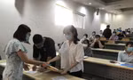 Thí sinh tham dự kỳ thi đánh giá năng lực tại TPHCM ngày 28/3