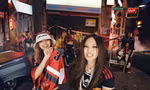 Cùng "song rap" trong MV "Pink Venom", Lisa chuẩn đại sứ thương hiệu, Jennie bị trêu là fan của MU