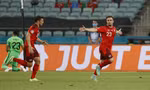 Shaqiri tỏa sáng, Thụy Sỹ mở toang cửa đi tiếp