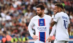 PSG bị giới chủ ép phải giảm 30% lương, Messi khó ở lại