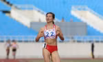 Nguyễn Thị Oanh không có đối thủ trên đường chạy 1500m