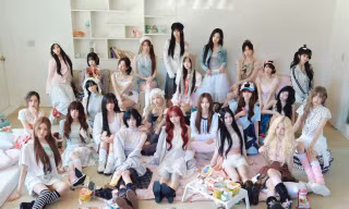 'Nhóm nhạc nữ đông thành viên nhất trong lịch sử K-pop' tripleS tái xuất với đội hình đầy đủ lần đầu tiên