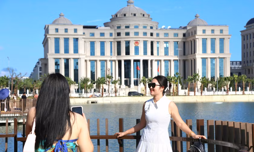 Trụ sở Tòa án, Viện kiểm sát ở Quảng Ninh thu hút giới trẻ đến check-in