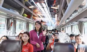 Bạn trẻ về quê trên Hành trình mùa xuân, đón Tết sum vầy, ấm tình thầy trò ở ký túc xá