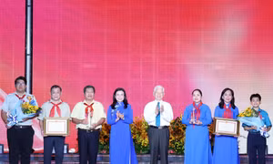 Bí thư T.Ư Đoàn Nguyễn Phạm Duy Trang dự kỷ niệm 95 năm thành lập Đoàn, trao Giải thưởng Hồ Hảo Hớn