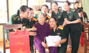 Phụ nữ Quân đội lan tỏa nghĩa tình trên hành trình tri ân 