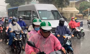 Vì sao TPHCM có mưa lớn từ đêm đến sáng?