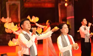 Khúc tri ân trước giờ truy điệu, an táng hài cốt liệt sĩ ở Công viên Lê Thị Riêng