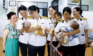 Tết thiếu nhi 1/6: Bộ đội Cụ Hồ thắp lửa yêu thương 