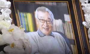 Dòng người đến viếng 'ông nội quốc dân' Lee Soon Jae