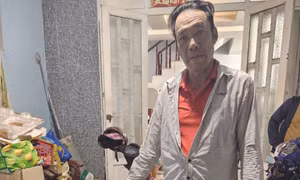 Dụ người bán vé số đi nhận từ thiện rồi chiếm đoạt tài sản