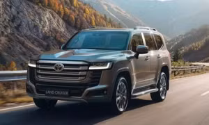 Land Cruiser Hybrid vừa ra mắt đã gây sốt, Toyota vẫn dẫn đầu