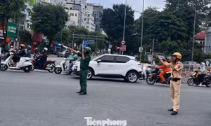 Ngày đầu phân luồng nhiều tuyến đường làm Metro số 2 ở TPHCM