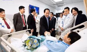 Phó Thủ tướng giao 5 nhiệm vụ cho Bệnh viện Đại học Quốc tế Hồng Bàng