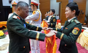 53 tập thể được Đại tướng Nguyễn Trọng Nghĩa tặng Cờ đơn vị xuất sắc 