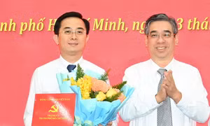 Thành ủy TPHCM trao quyết định của Ban Bí thư về công tác cán bộ