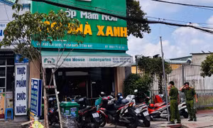 Kết quả xác minh ban đầu vụ bé mầm non nằm trước cửa nhà vệ sinh