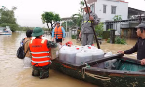 Quân khu 5 dốc toàn lực bảo vệ đồng bào trong mưa lũ