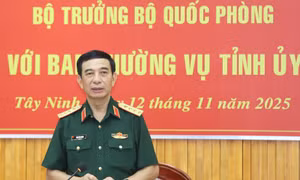 Bộ trưởng Quốc phòng Phan Văn Giang làm việc với Ban Thường vụ Tỉnh ủy Tây Ninh