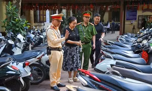 Một tháng, hơn 900 học sinh ở TPHCM vi phạm giao thông 