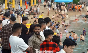 Khách du lịch tại Cát Bà. Ảnh: Tư liệu, minh họa