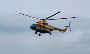 Mi-171 của Trung đoàn Không quân 916 bay thả hàng cứu trợ tại Nghệ An