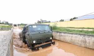 Nghiệm thu xe Kamaz vận tải, kéo pháo do Việt Nam lắp ráp