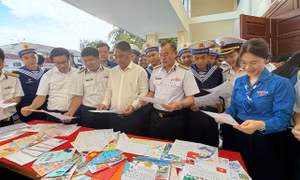 Chiếu trúc biên cương gửi yêu thương tới hải đảo