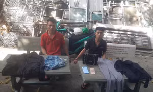 Bắt 2 đối tượng dùng dao khống chế phụ nữ, cướp tài sản giữa đêm khuya