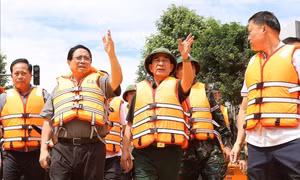 Thủ tướng, Bộ trưởng Quốc phòng về Thái Nguyên chỉ đạo khắc phục hậu quả mưa lũ